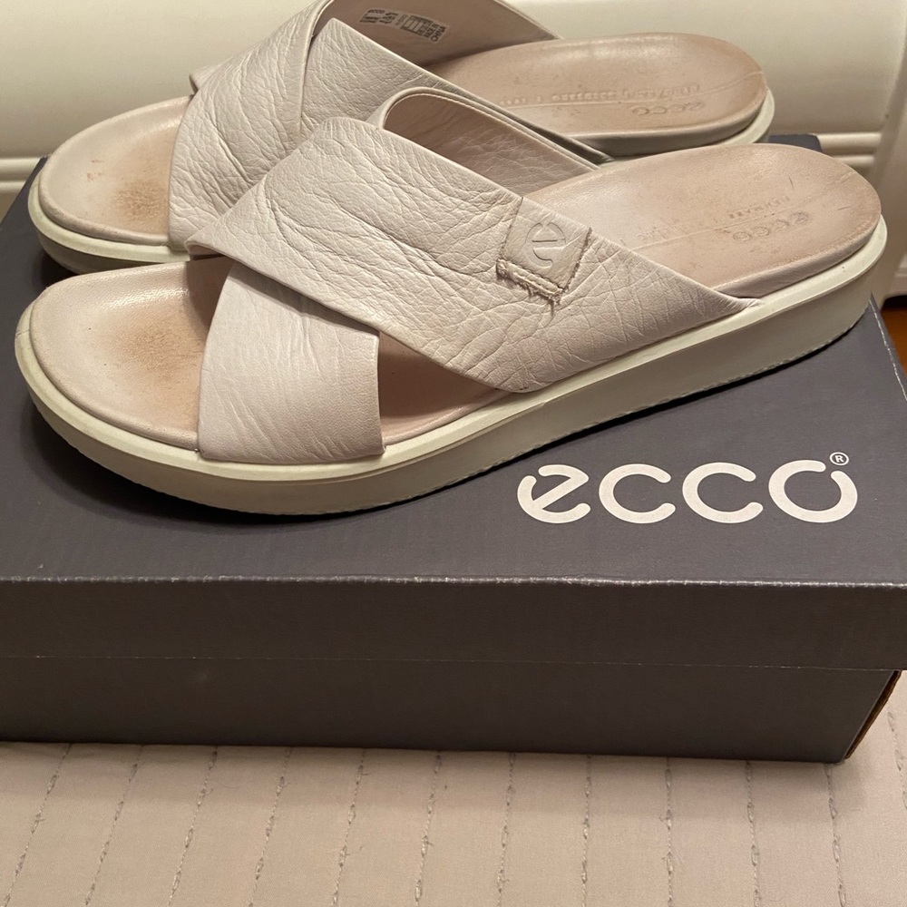 Ecco Women's White Leather Slides 8 39